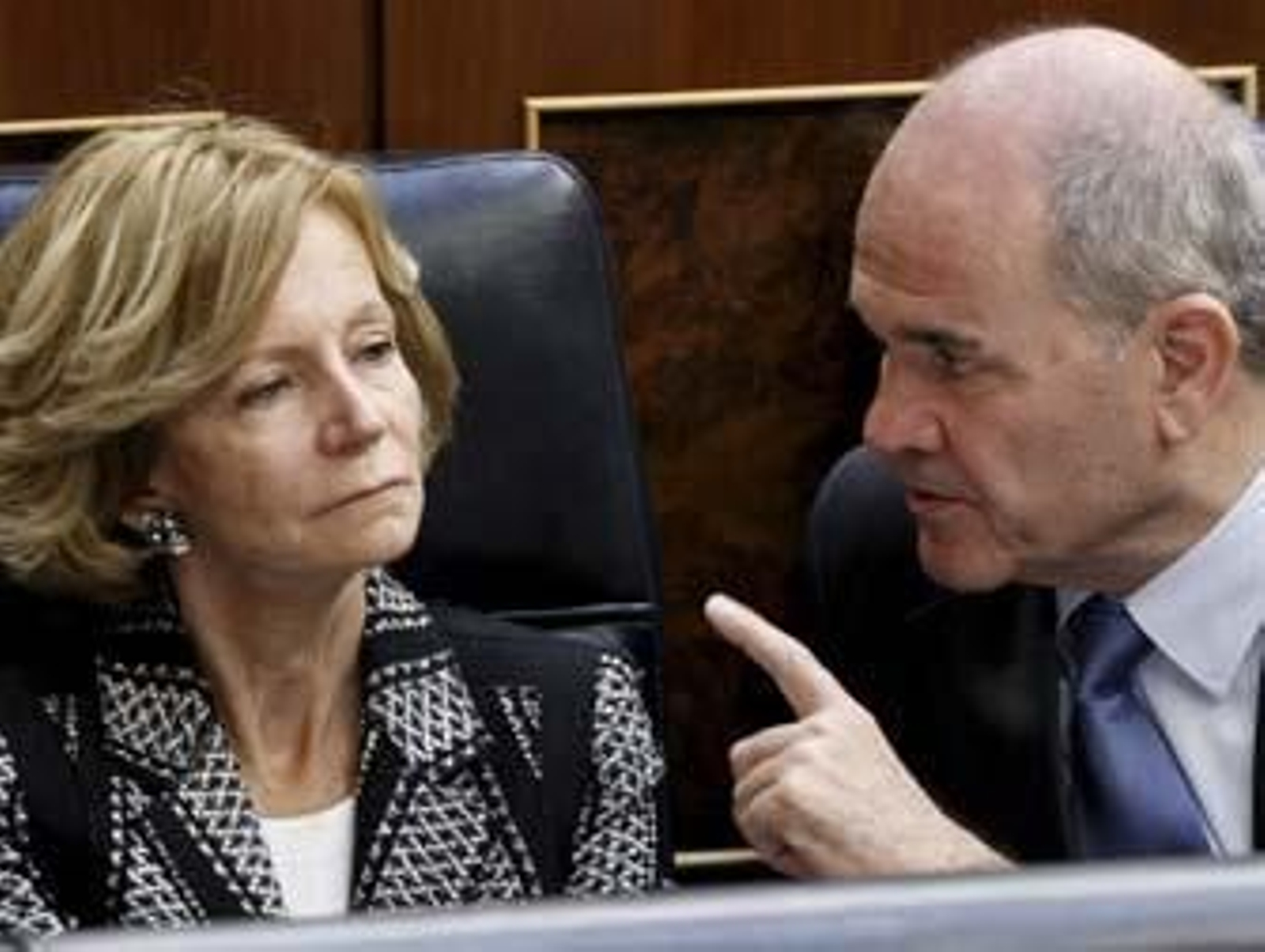 Salgado advierte de otra posible subida de impuestos