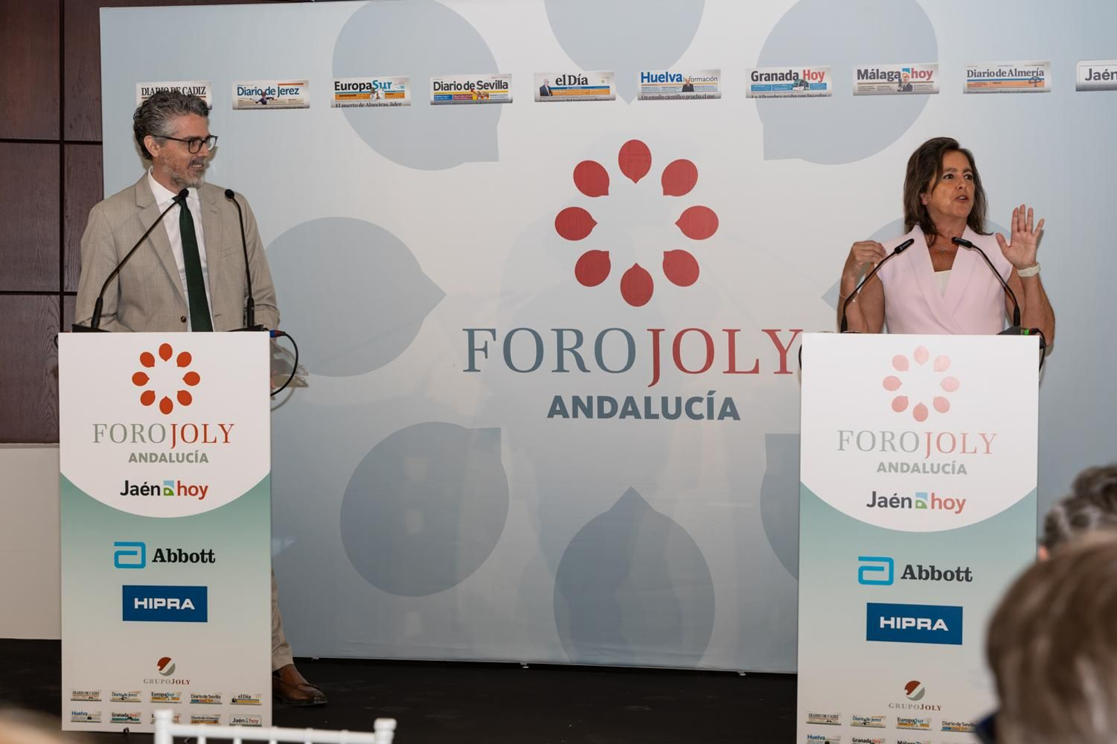 La sociedad jiennnese ha acompañado al Grupo Joly en su desayuno con la consejera.