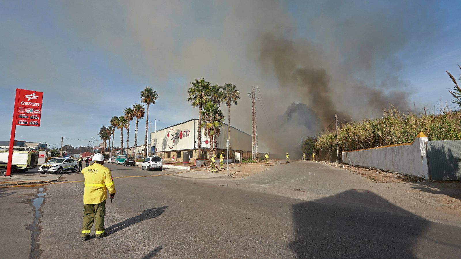Incendio en el Camino de La Rana en La Línea