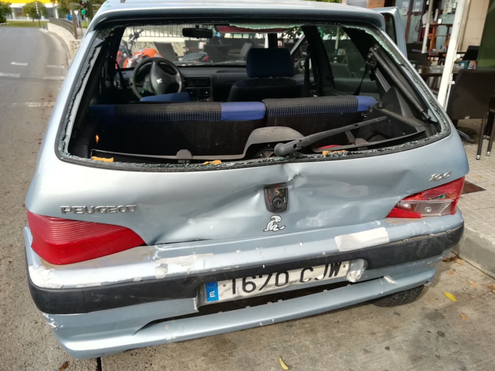 Aparatoso accidente en 	la avenida Voltaire