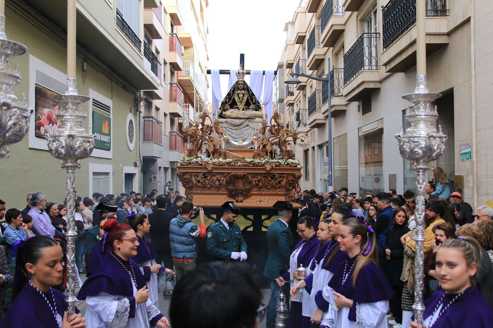 La procesión de Las Angustias, en imágenes