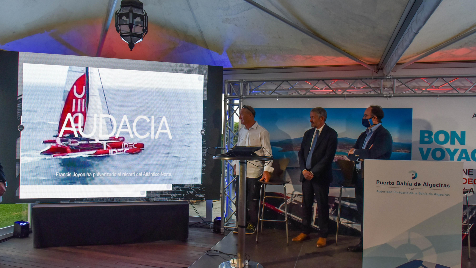 Las fotos del maxitrimaran y la presentación del puerto seco de Antequera