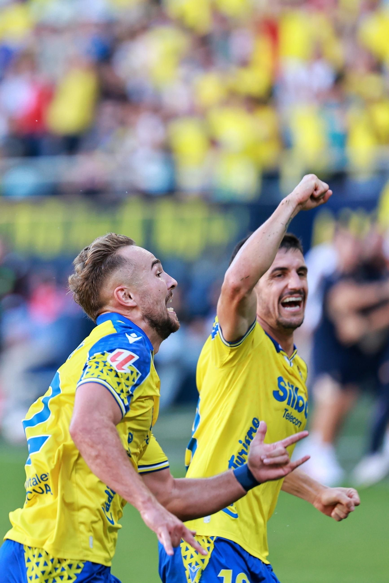 Búscate entre las fotos del partido de fútbol Cádiz CF - CD Eldense