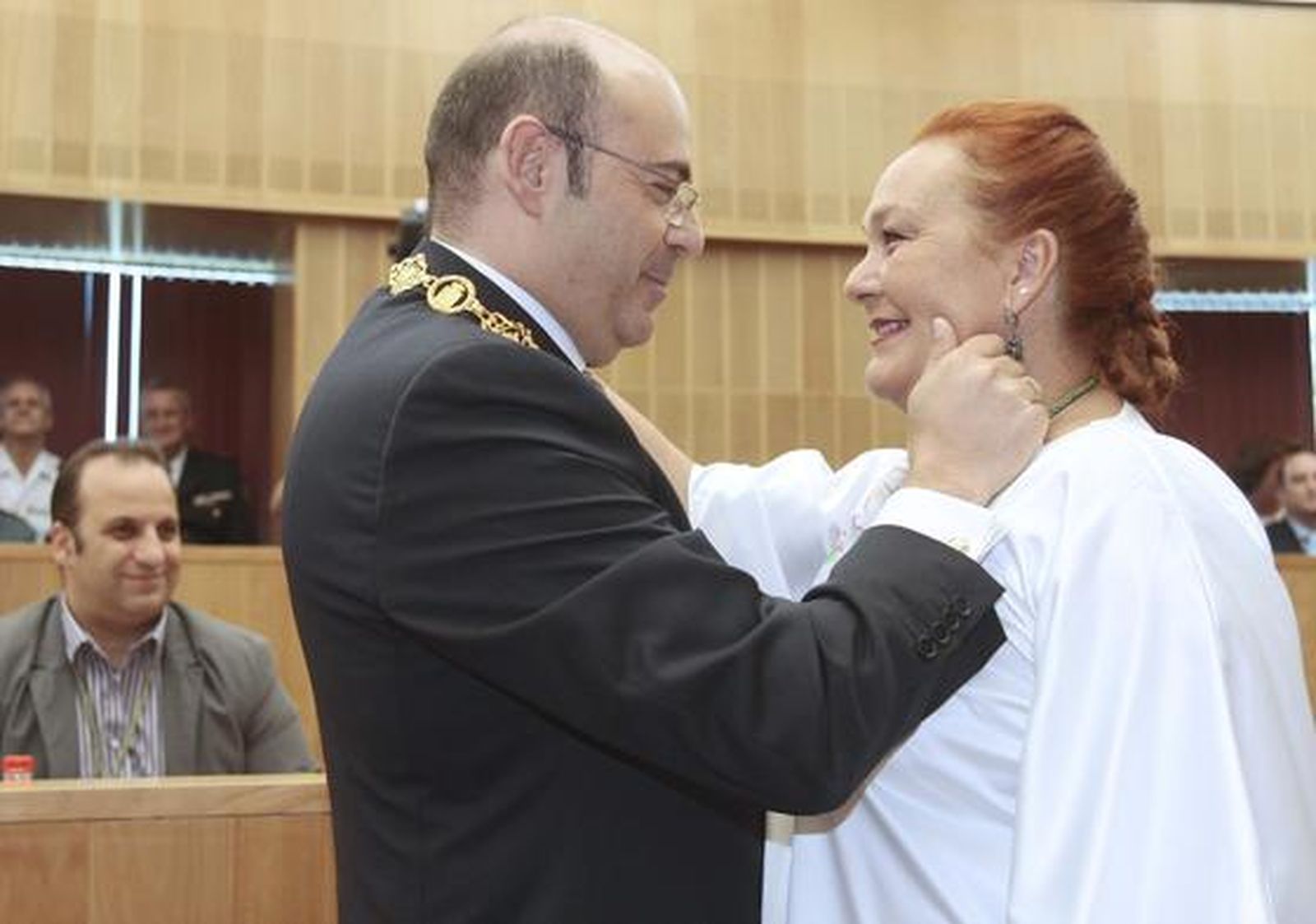 Sebastián Pérez es investido como nuevo presidente de la Diputación de Granada


Foto: Mar?de la Cruz