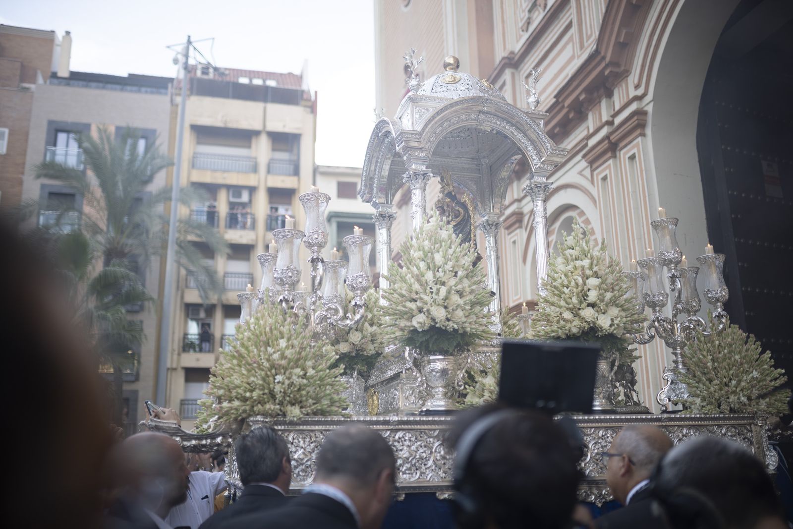 Imágenes de la procesión de la Virgen de la Cinta por el centro de la ciudad
