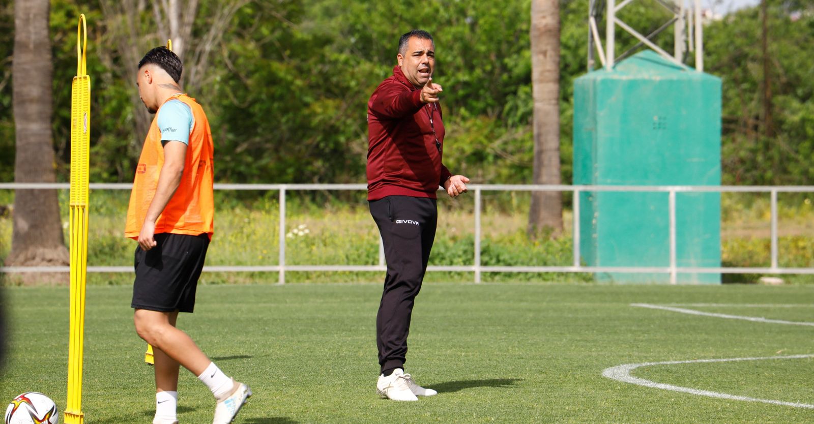 Germán Crespo, técnico del Córdoba CF, en el entrenamiento de este viernes.