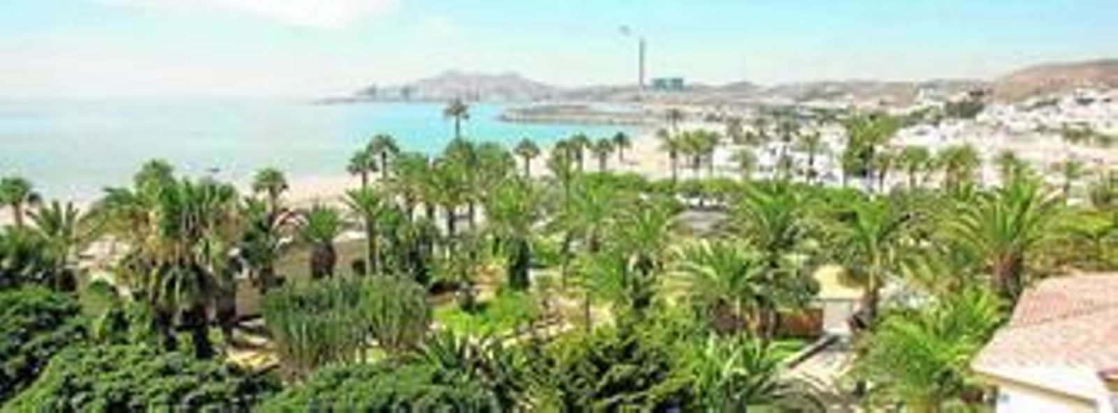 Vista panorámica de la costa del municipio de Carboneras.