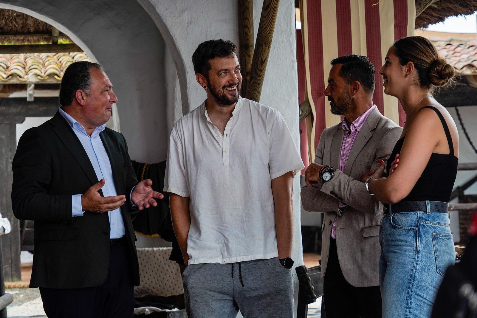 Imágenes de la visita guiada para dar a conocer las reformas realizadas en el Muelle de las Carabelas y su entorno