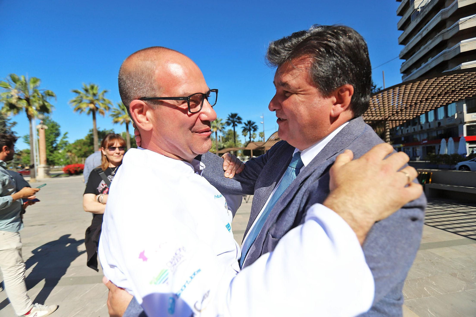 Imágenes del inicio del intento de conseguir el récord Guinnes de cortar jamón en Huelva