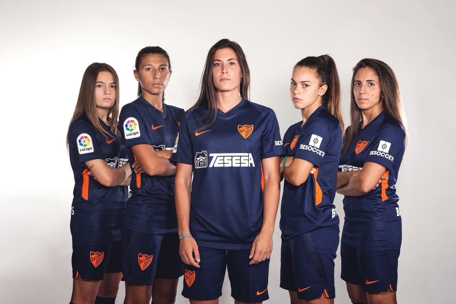 Jugadoras del Málaga, posando con la segunda equipación.