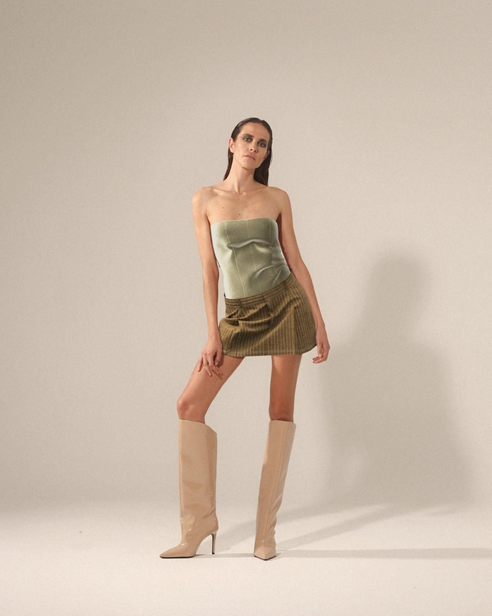 Fotos de Brisa Fenoy con prendas creadas digitalmente para la campaña de ‘Black Venue’