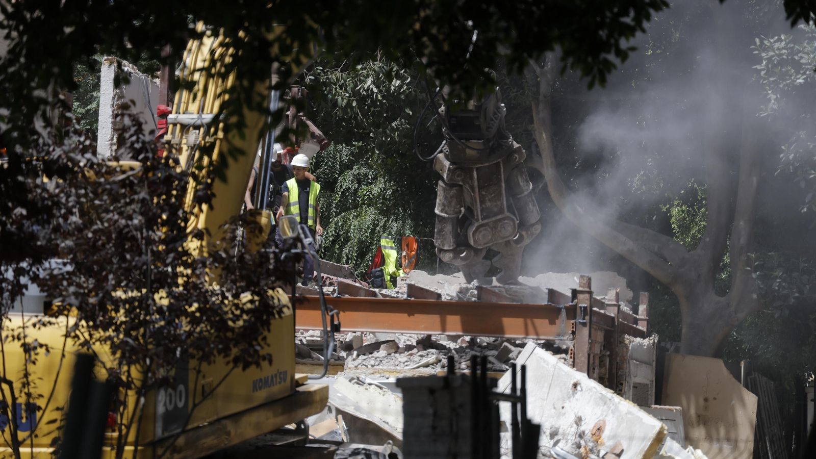 Las obras de demolición que se están acometiendo en el antiguo Restaurante La Raza.