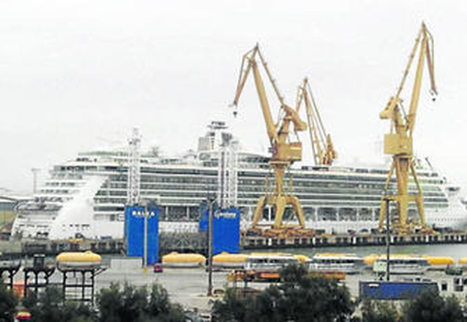 El PSOE lleva al Congreso el desguace del 'Príncipe de Asturias'