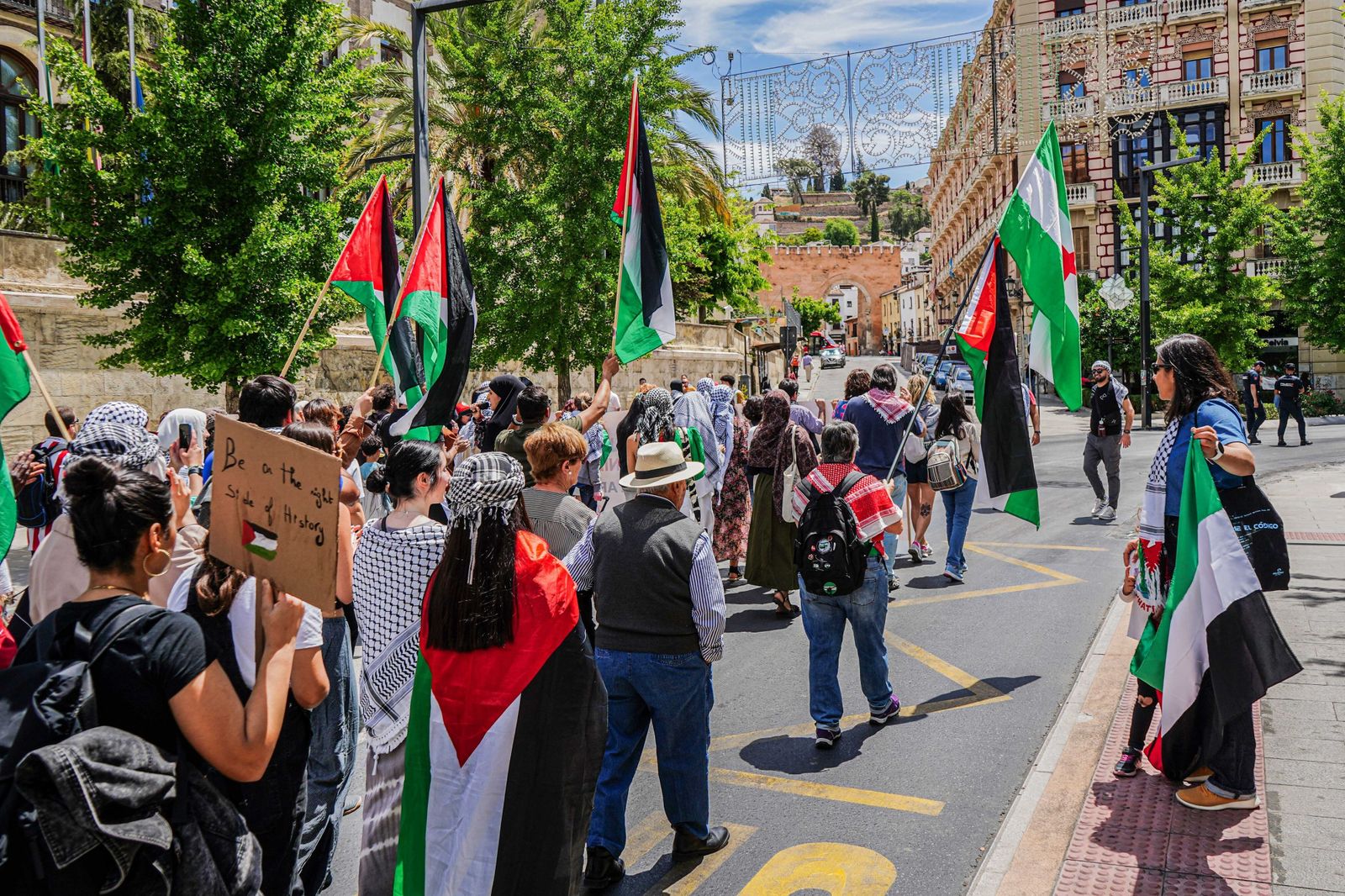 Las mejores imágenes de la manifestación contra el comercio de armas y relaciones con Israel en Granada