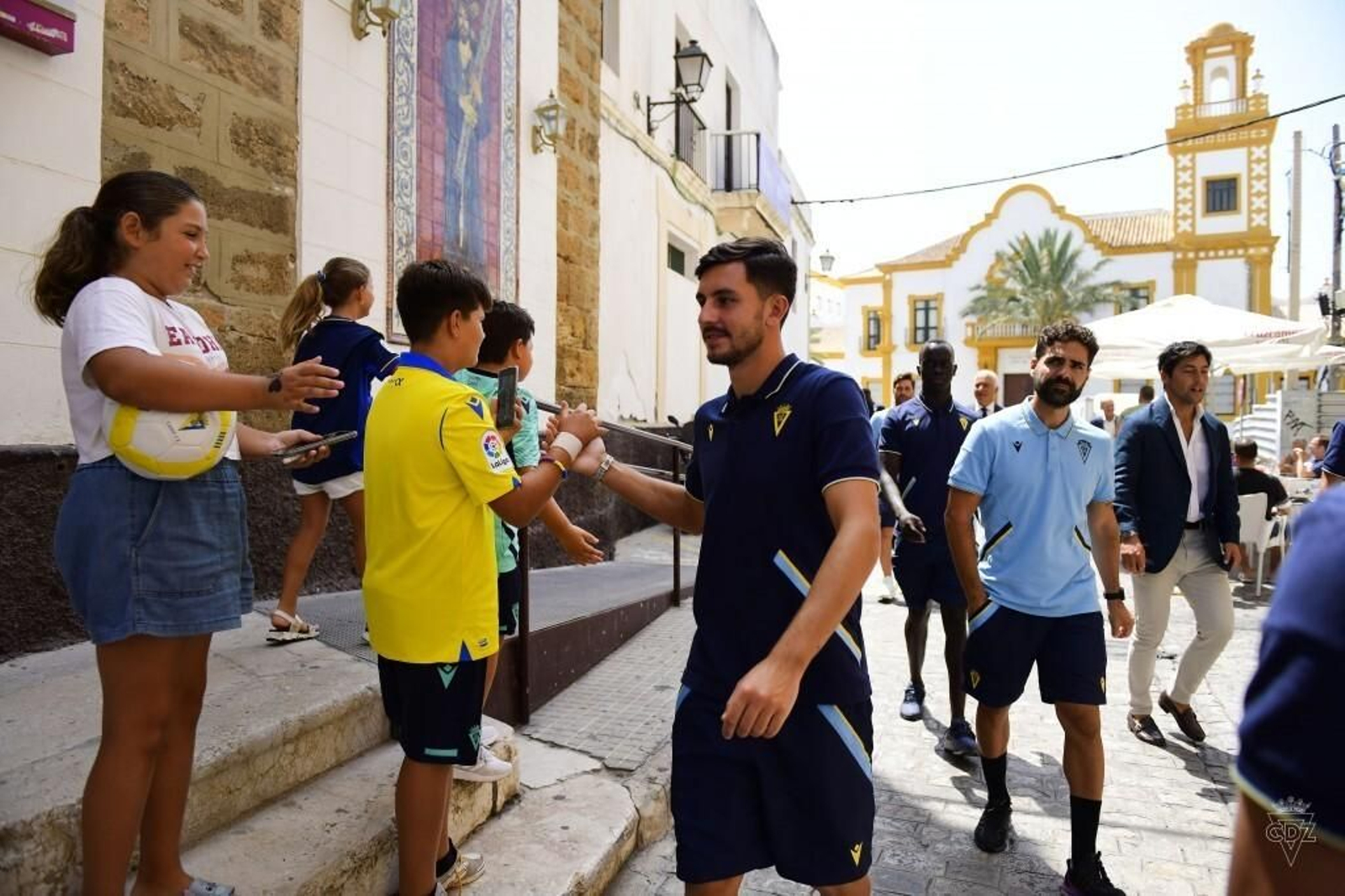 Las imágenes dela visita del Cádiz C.F. a la Patrona y el Nazareno