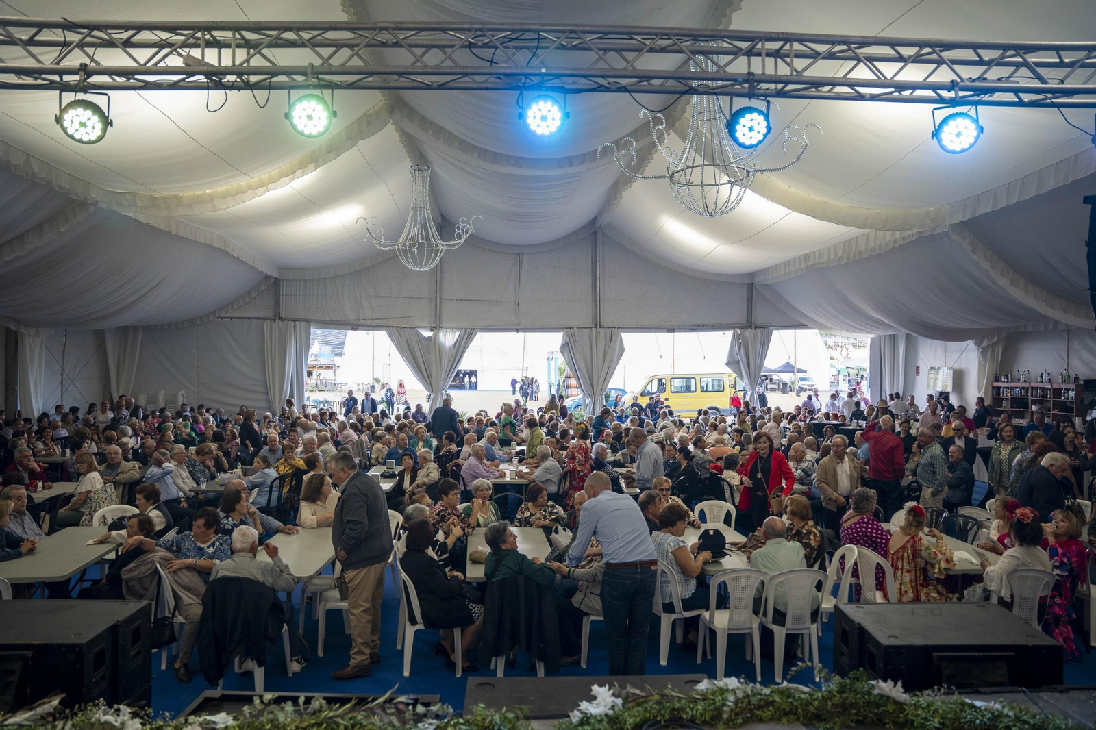 Las mejores imágenes de los churros con chocolate en la Feria de Albox