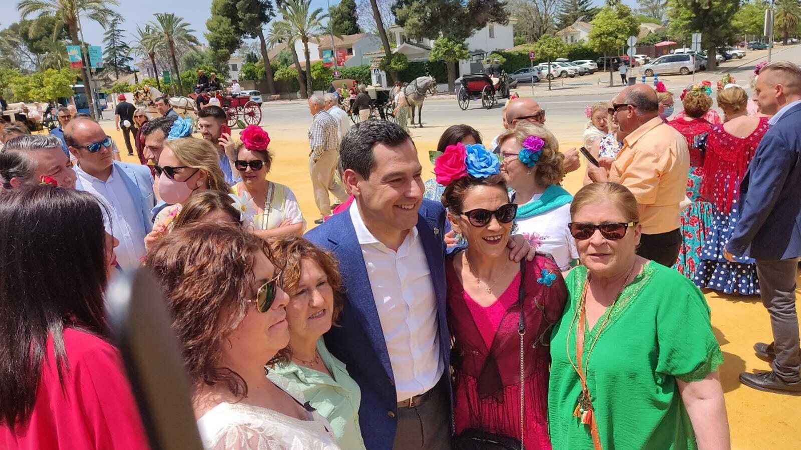 Juanma Moreno en la Feria de Jerez.