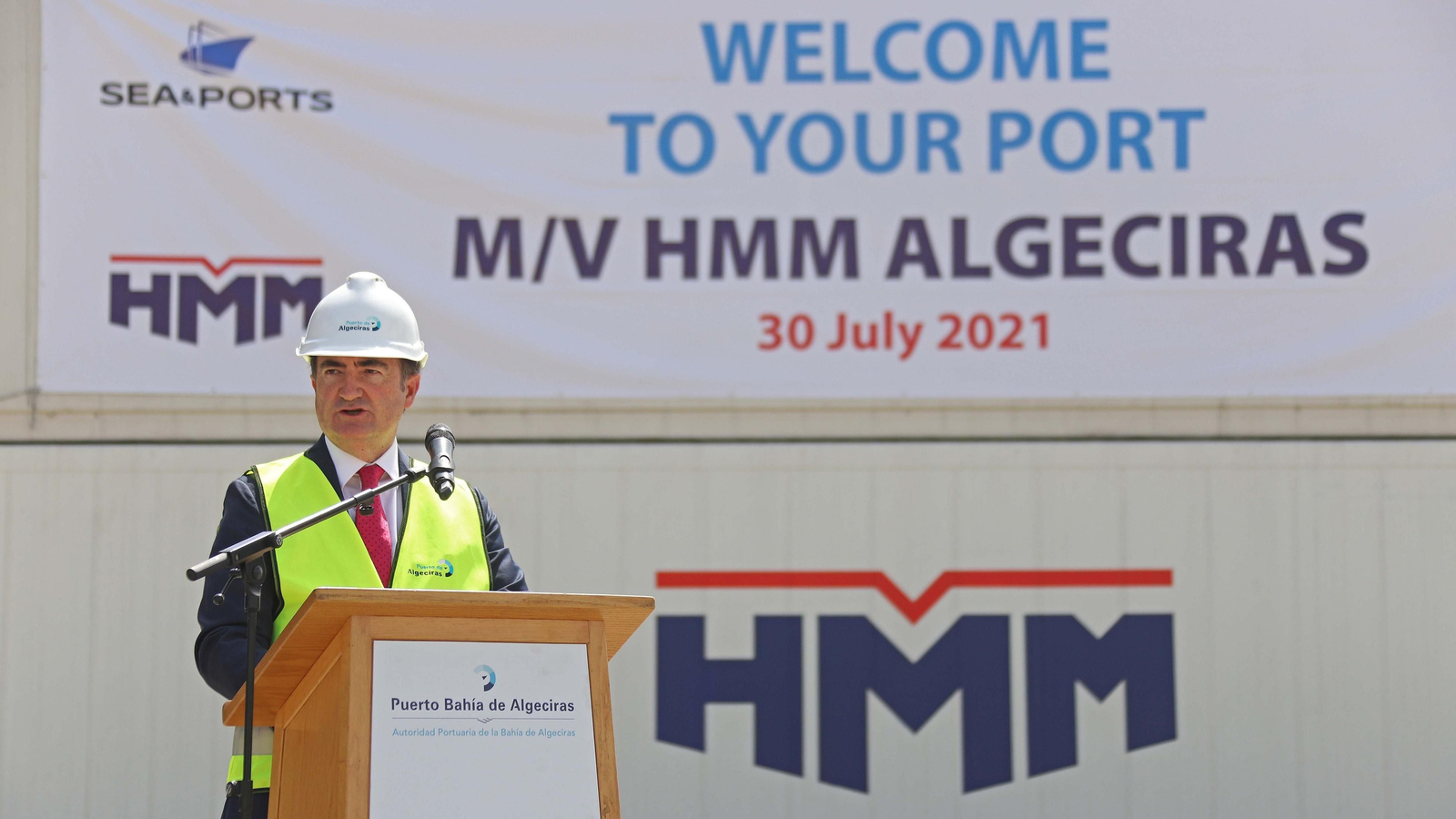 Fotos de la llegada del HMM Algeciras a TTIA