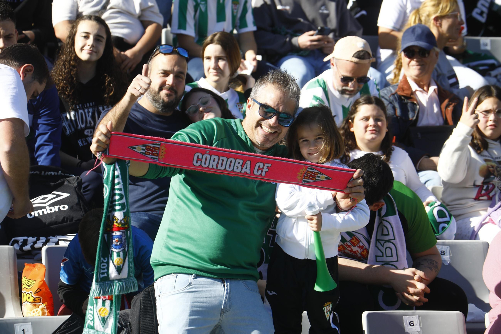 Las mejores fotos del ambiente en el Córdoba CF - Almería en El Arcángel