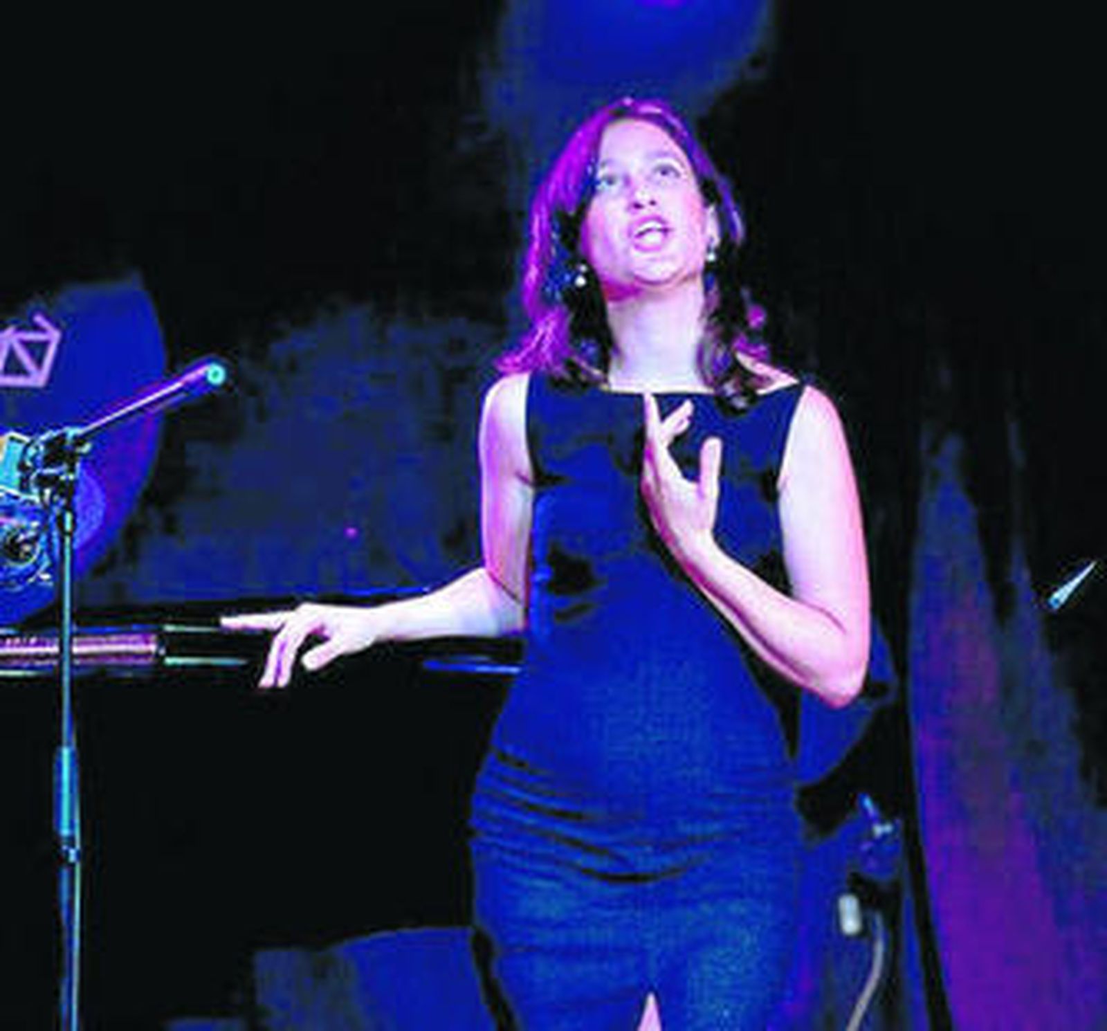 María Jesús García, soprano.