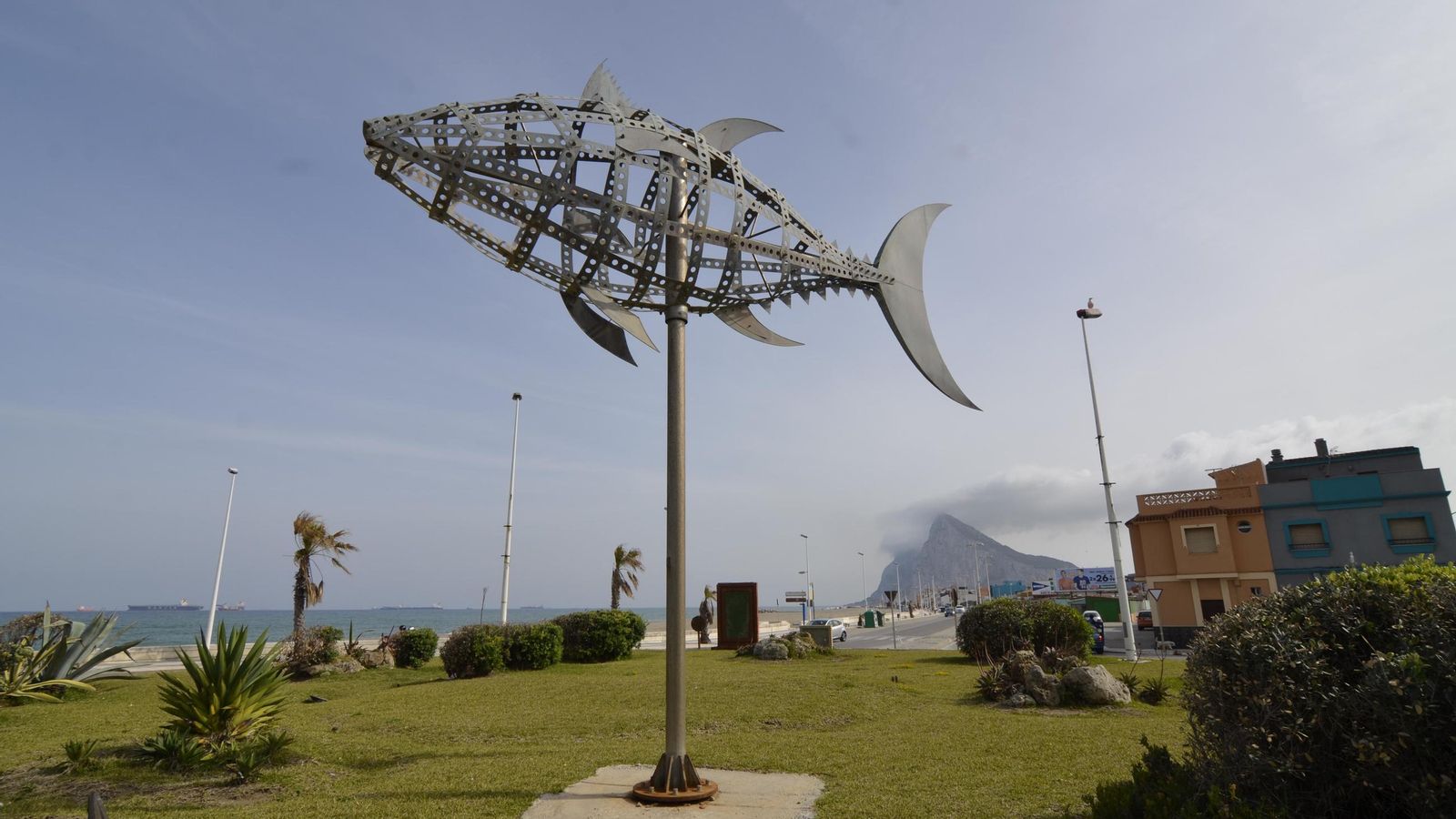 Monumento al atún en La Línea