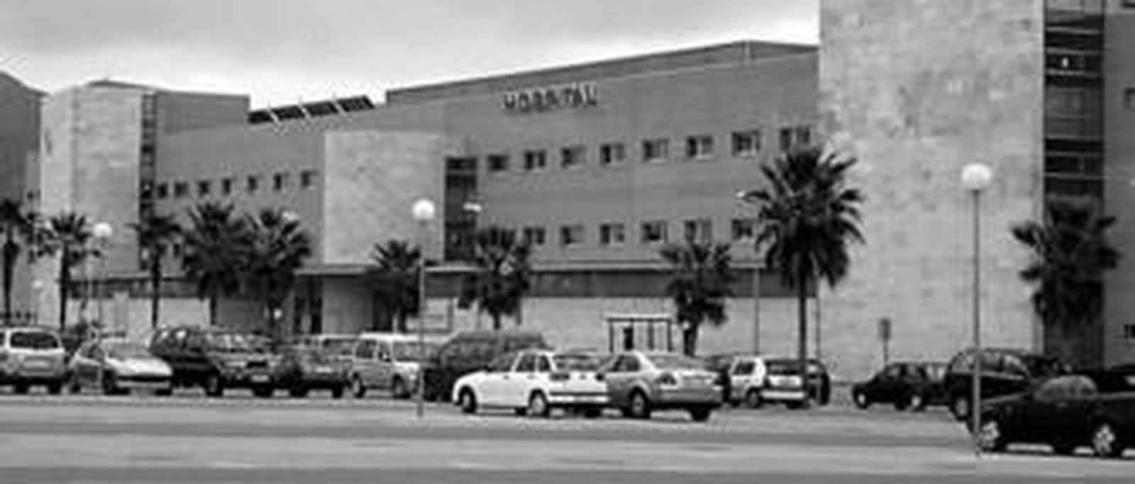 El Hospital La Inmaculada cuenta con un helipuerto para el aterrizaje de la unidad móvil aérea de emercias del 061.