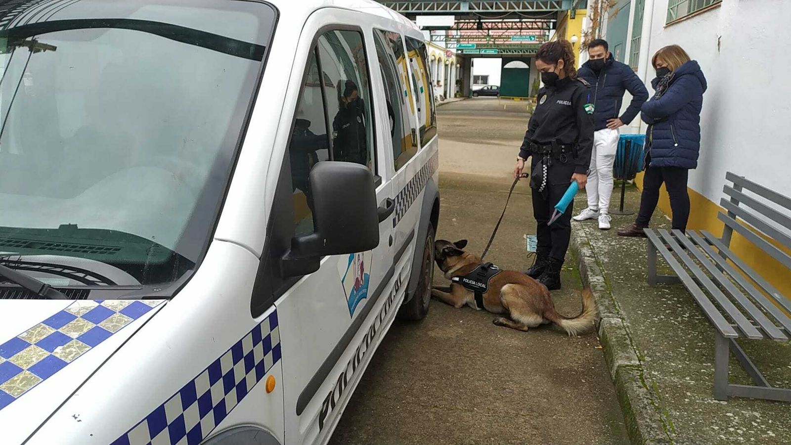 La unidad canina de Policía de Peñarroya-Pueblonuevo en acción.