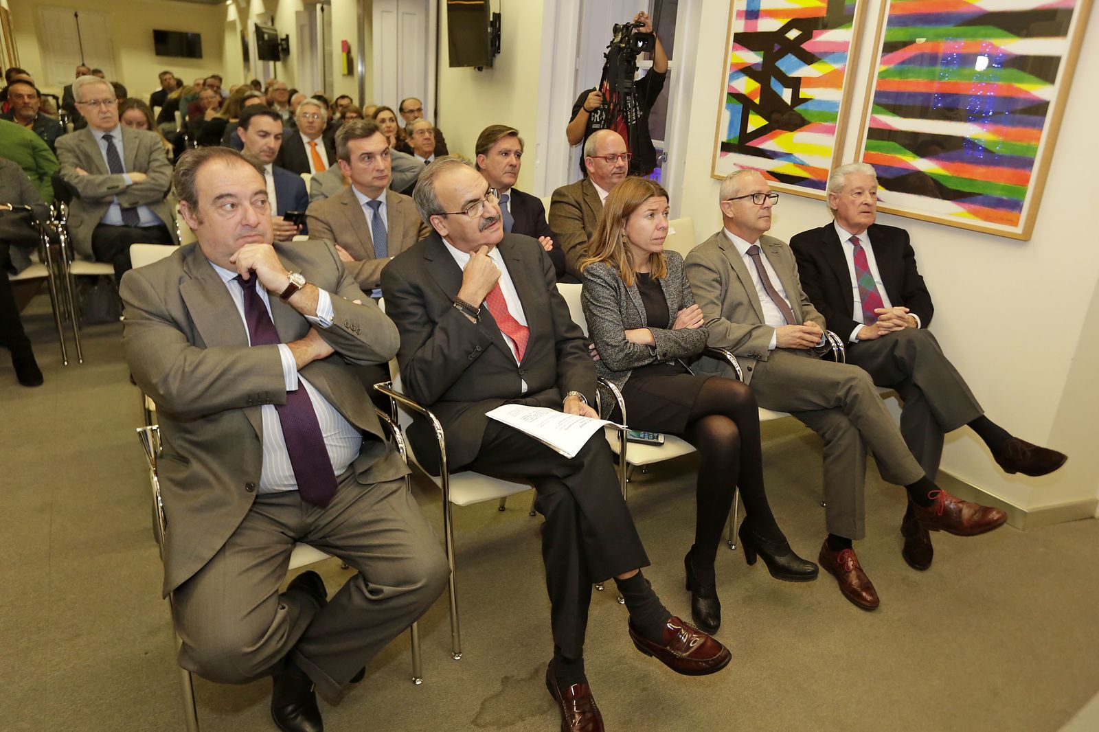 Numeroso público acompañó al director de la planta de Airbus Military.