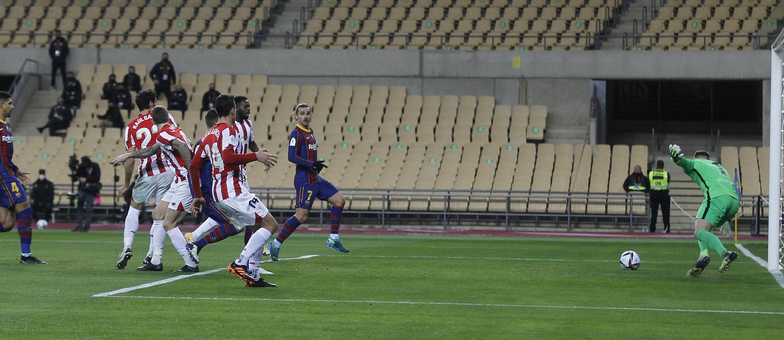 Las imágenes de la final de la Supercopa en Sevilla
