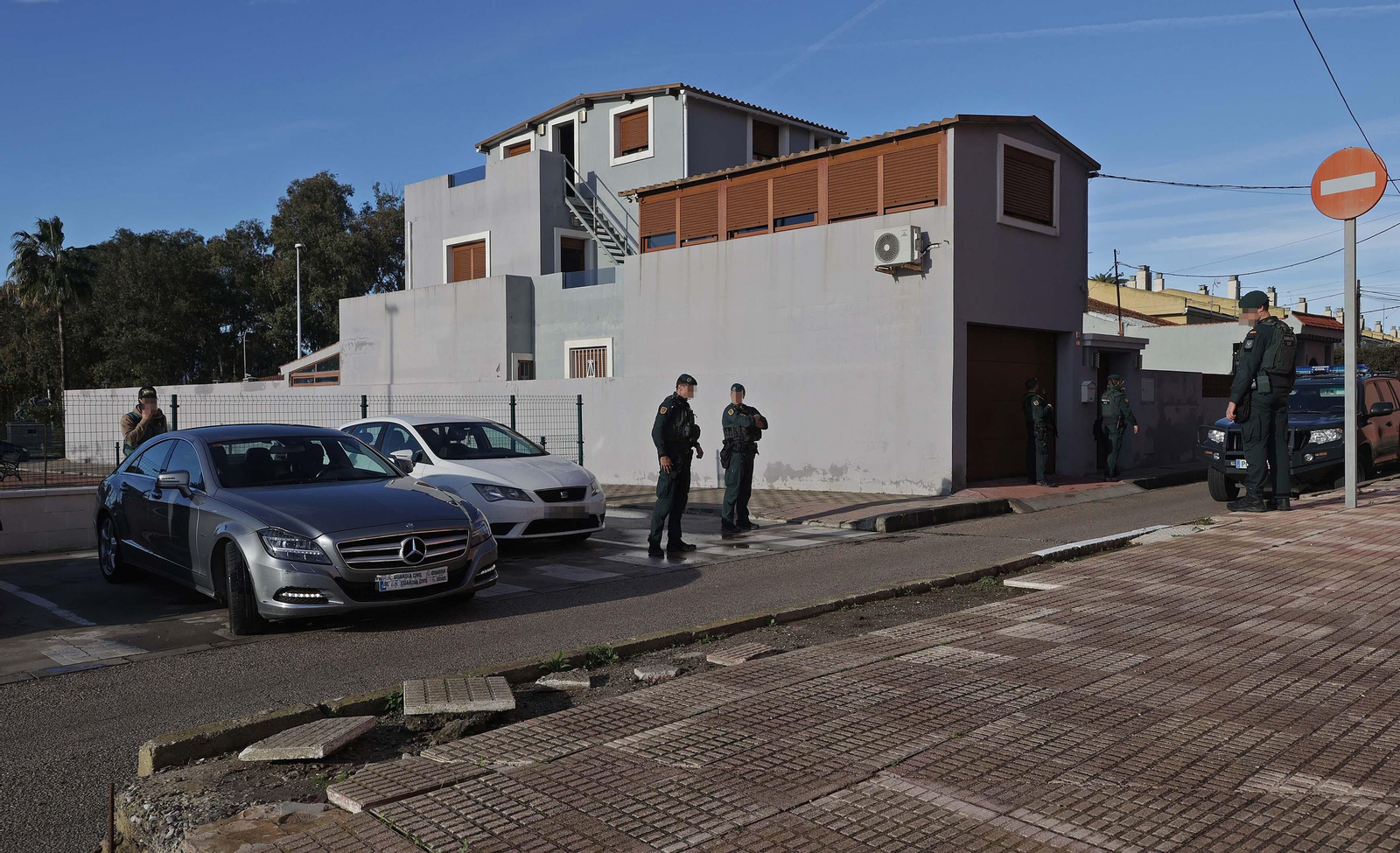 Fotos de los registros de la Guardia Civil en Campamento