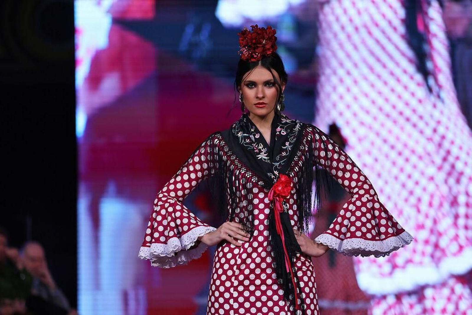 Lunares, comodidad y mantoncillos: Estas son las tendencias para los trajes de flamenca de romerías y ferias