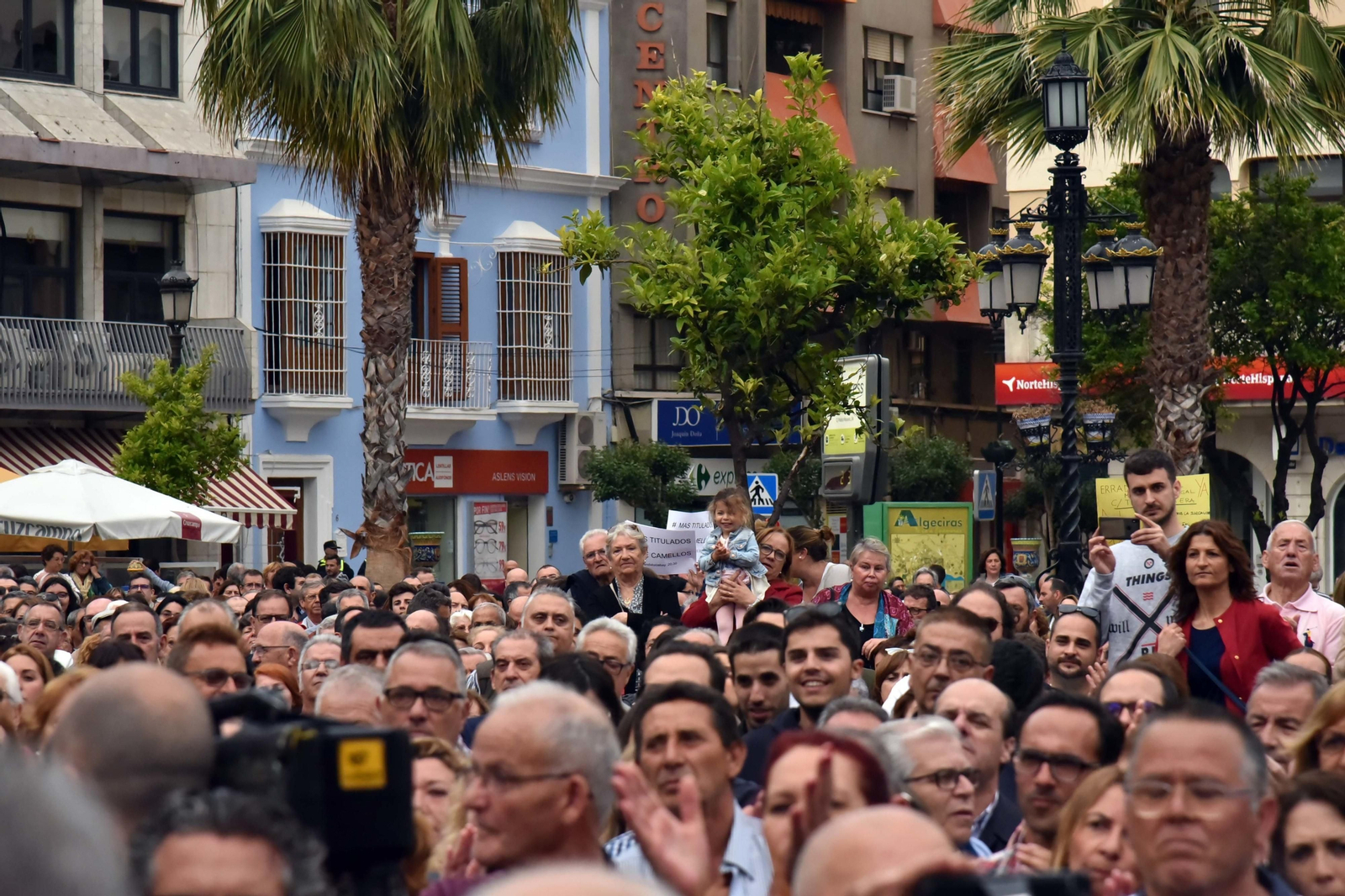 Las imágenes de la manifestación en la Plaza Alta de Algeciras