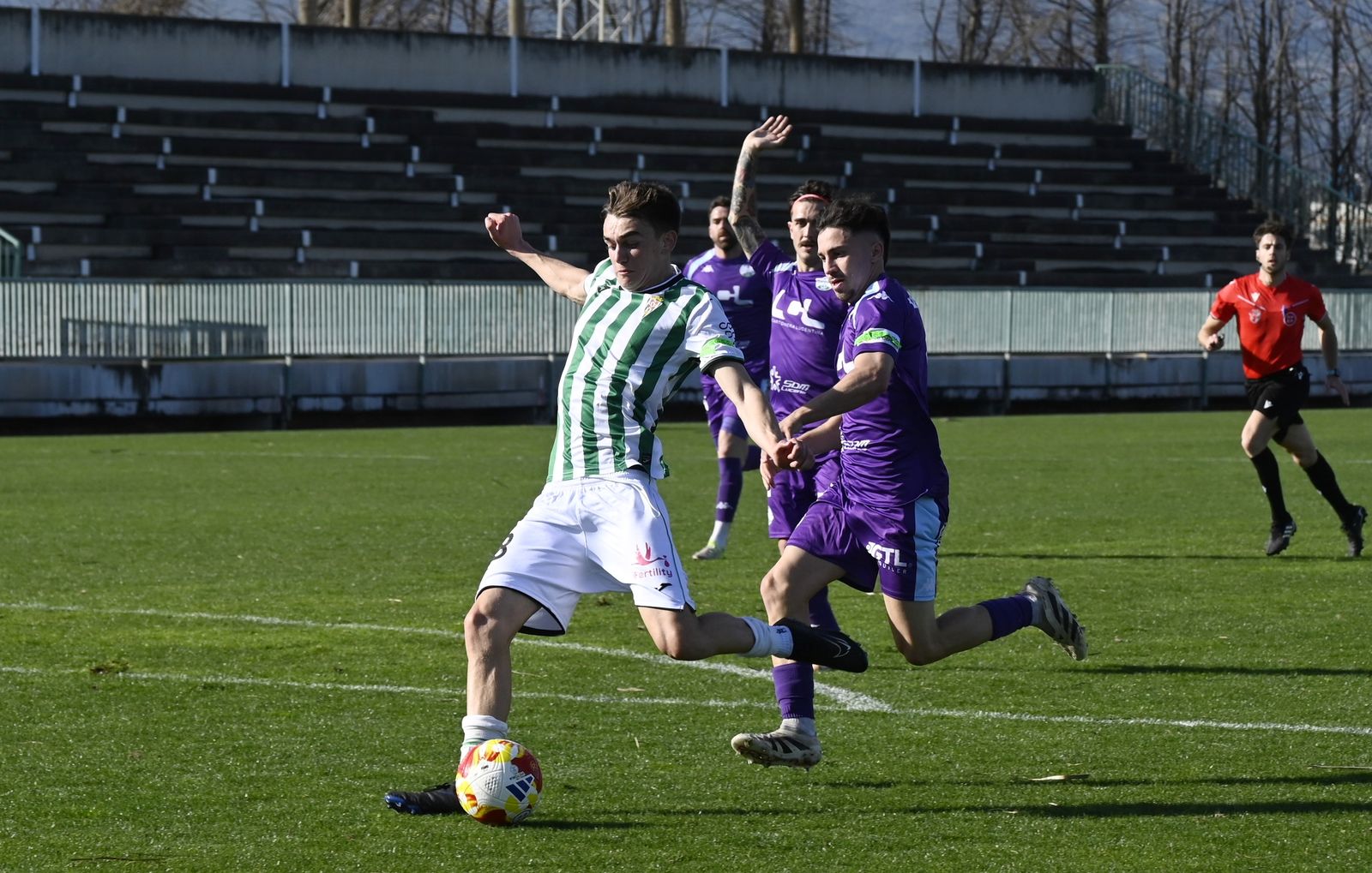 Las mejores fotos de la victoria del Ciudad de Lucena en el derbi provincial ante el Córdoba B