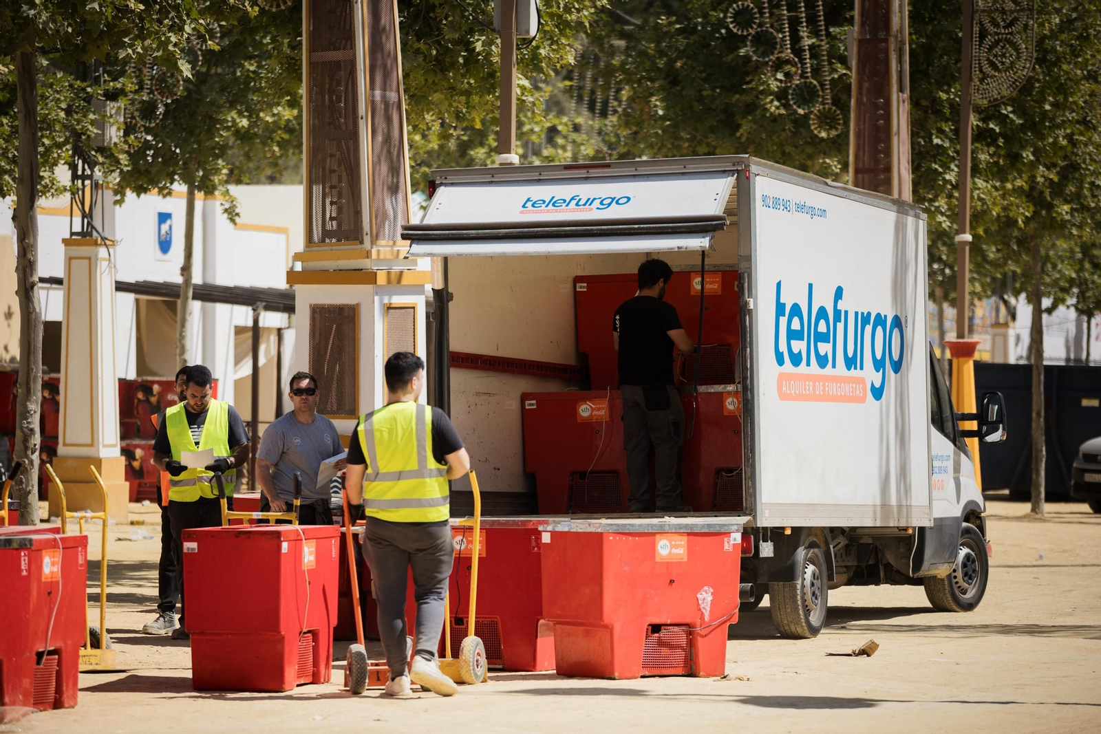 El inicio del desmontaje de la Feria de Jerez 2024, en imágenes