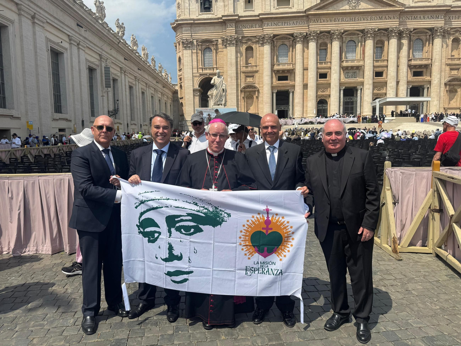 El arzobispo ha encabezado esta expedición que ha sido recibida por el papa León XIV El arzobispo ha encabezado esta expedición que ha sido recibida por el papa León XIV