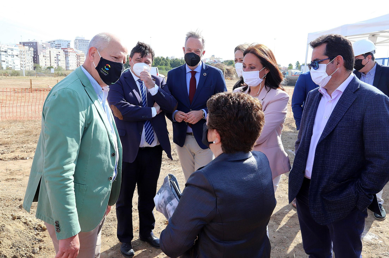 Imágenes de la  colocación de la primera piedra del nuevo colegio público ubicado en el 'Ensanche Sur'