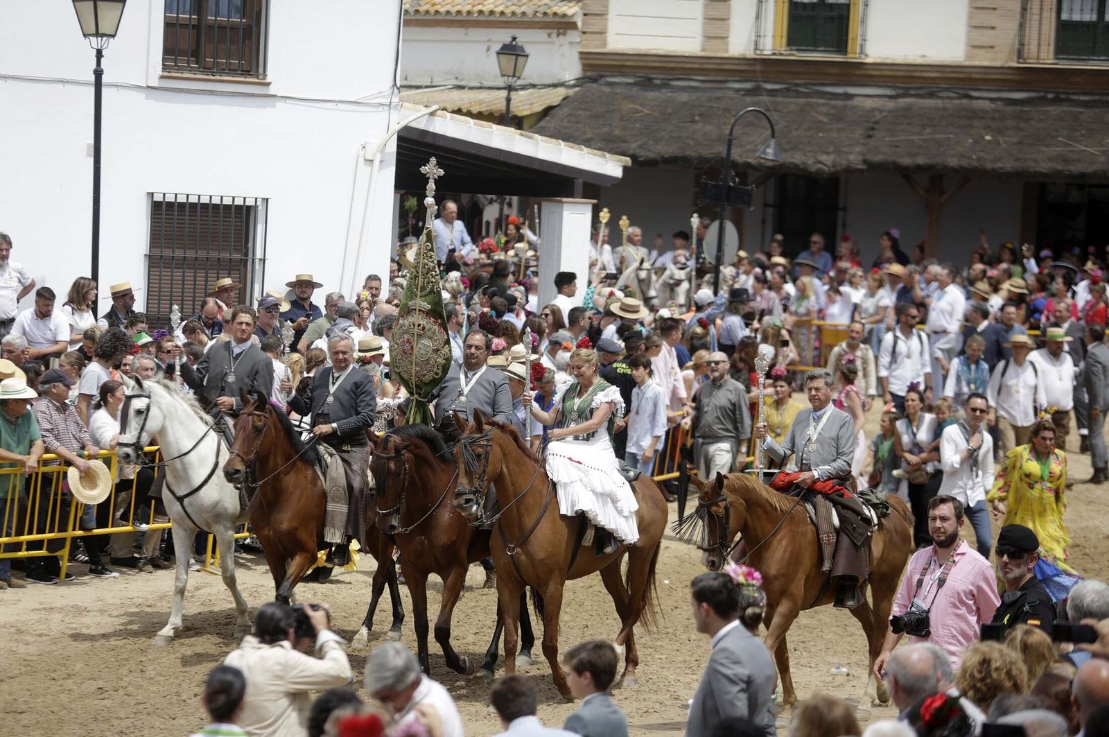 El Rocío 2023: Imágenes de ambiente y presentaciones de las Hermandades