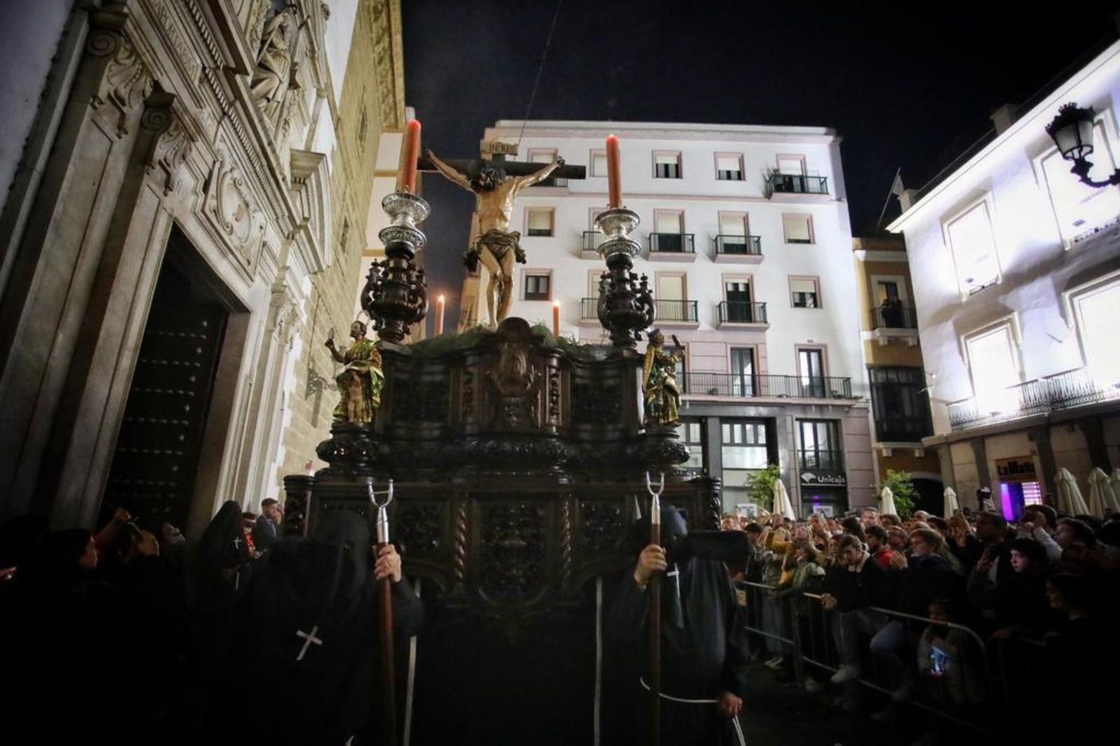 Las imágenes de la cofradía de Buena Muerte en la Semana Santa de Cádiz 2022