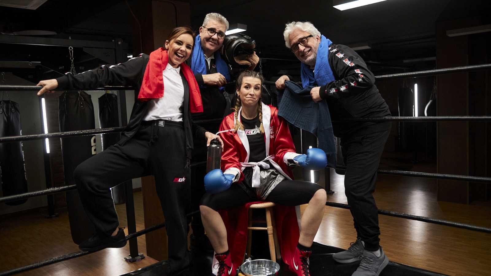 Eva Soriano con sus tres colaboradores fijos: Chenoa, Flo y Leo Harlem.