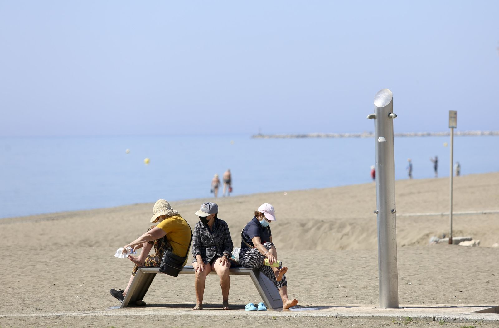 La playa de Huelin, en Málaga capital, en el cuarto día de la fase 1