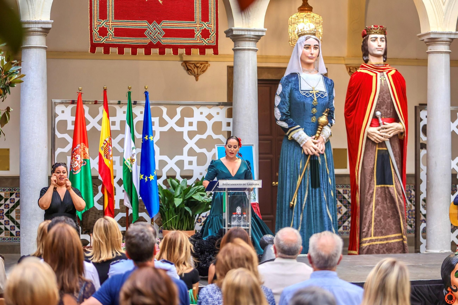 Las mejores imágenes del pregón que marca el inicio de "los días más grandes de Granada"