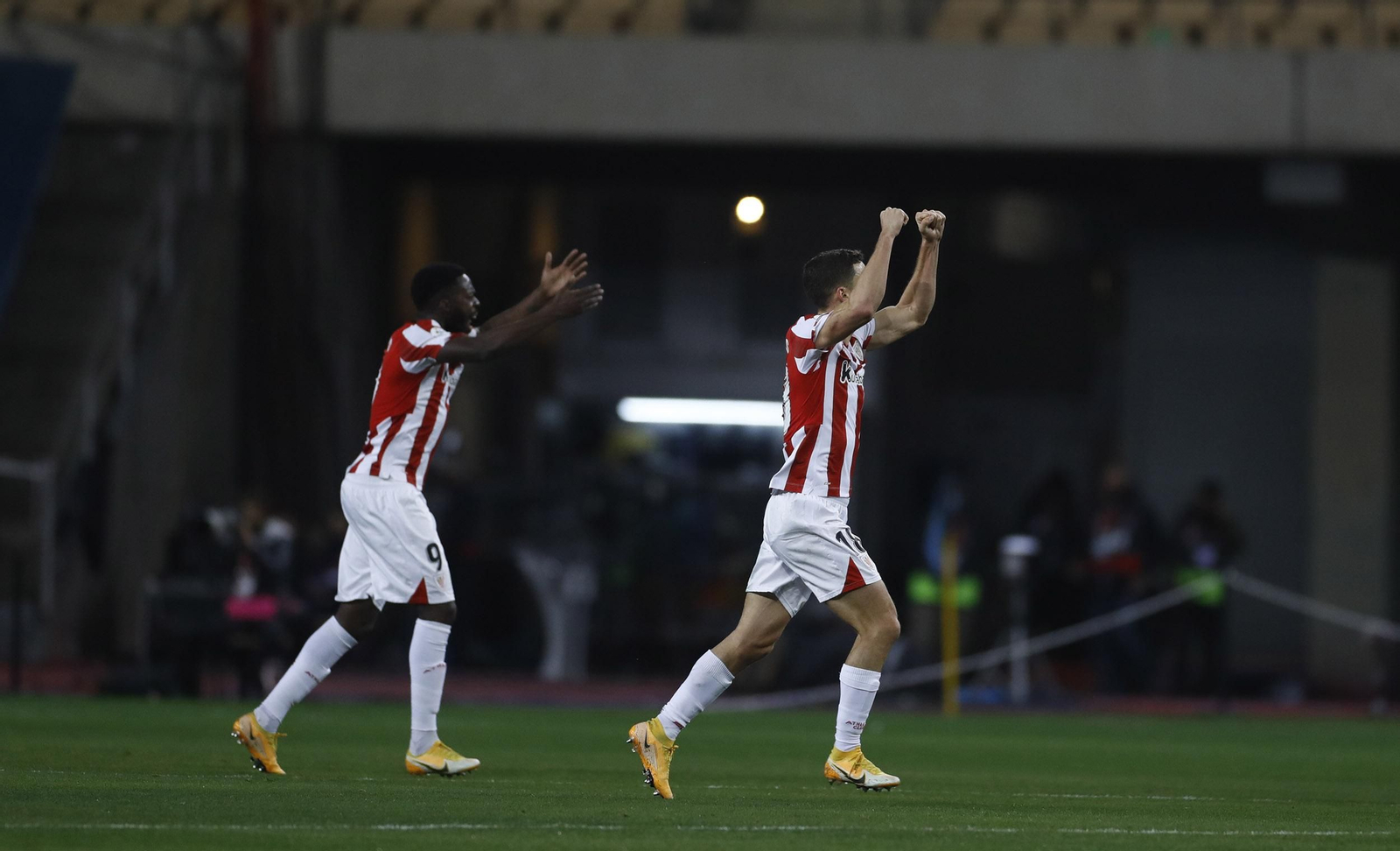 Las imágenes de la final de la Supercopa en Sevilla