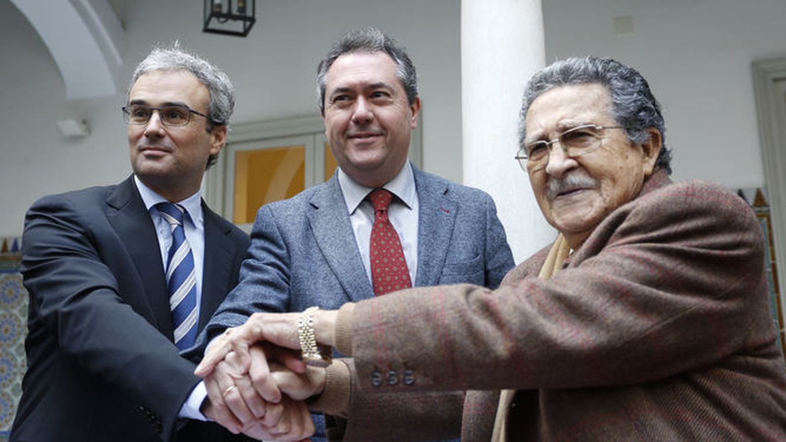 Firma de la adquisición de la Casa Fabiola por parte del Ayuntamiento.