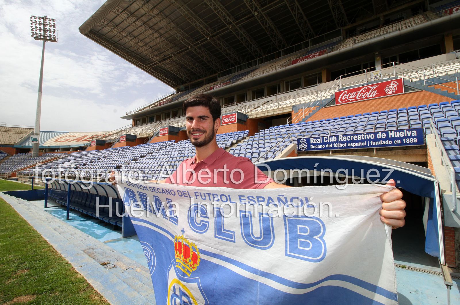 Imágenes de la presentación de Nacho Monsalve como nuevo jugador del Recre.