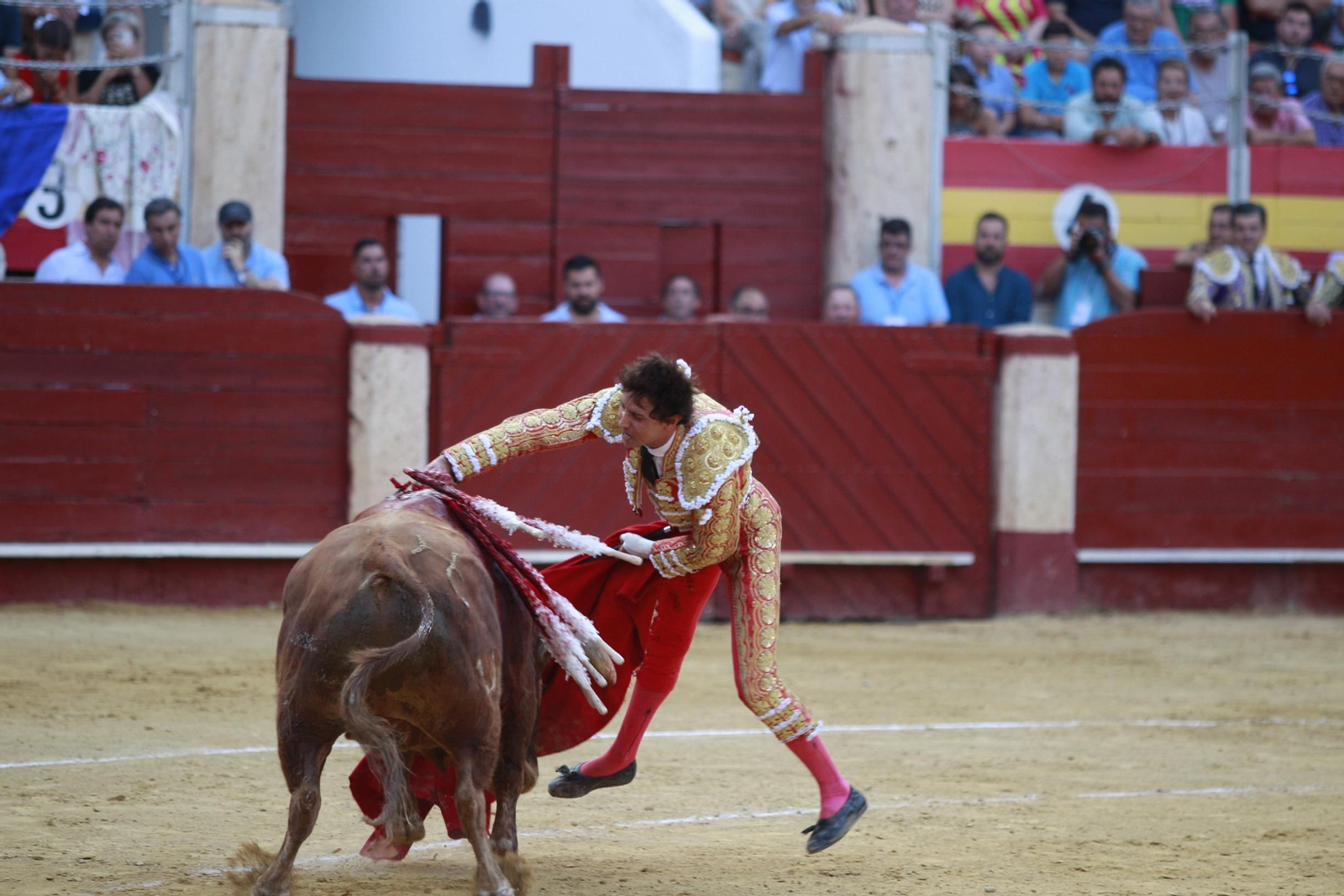 La despedida del torero Enrique Ponce de la Feria de Almería 2024, en imágenes