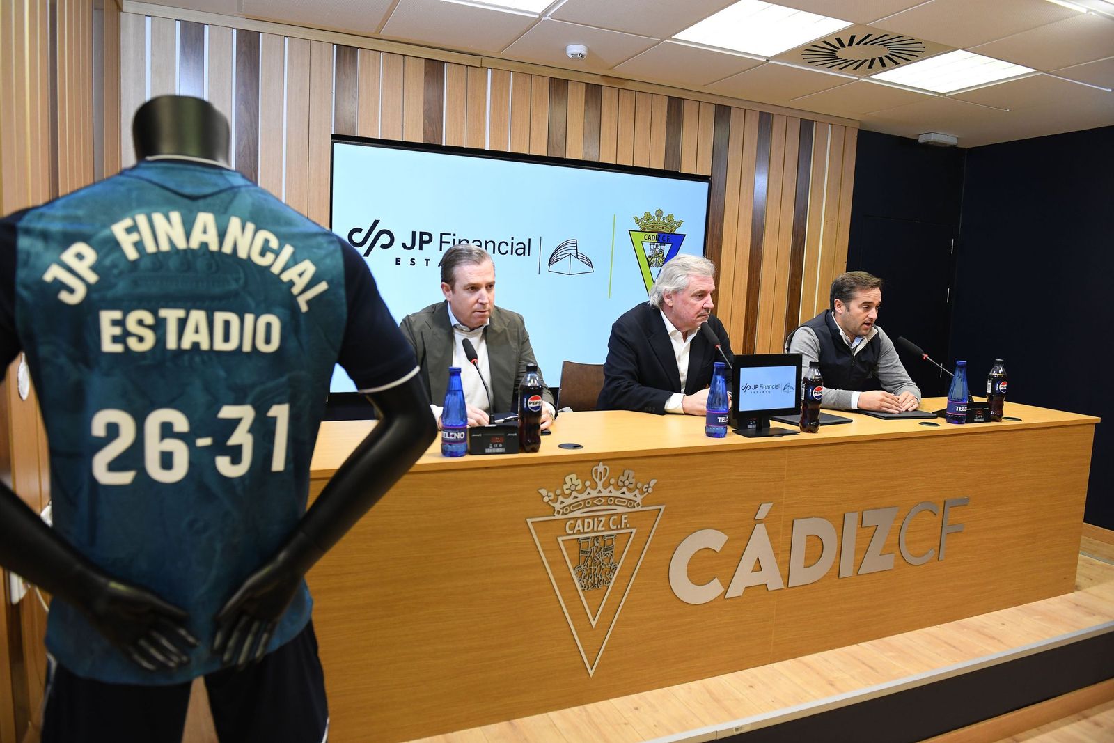 Los fundadores de JP Financial, en la puesta de largo del acuerdo con el Cádiz.