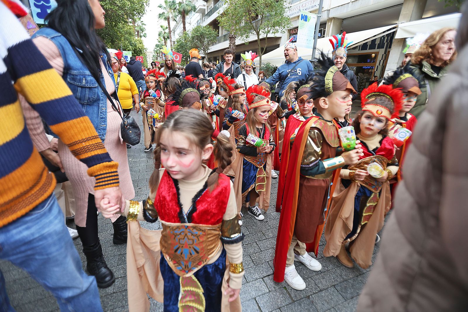 Imágenes del desfile “Un paseo por la historia”  de los niños del colegio Funcadia de Huelva