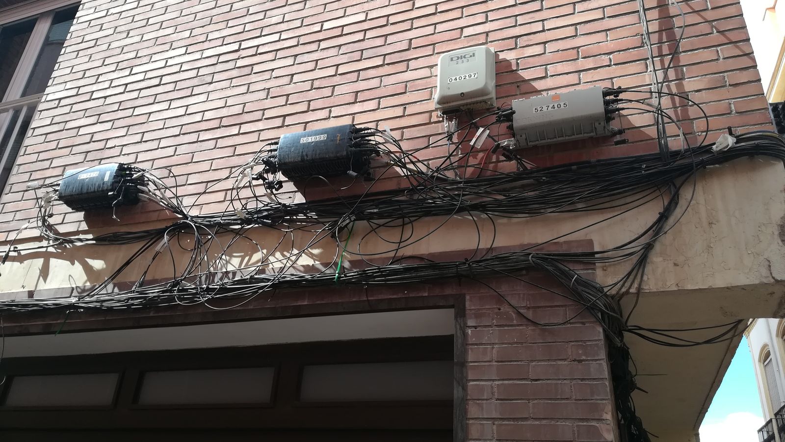 Cableado en fachada