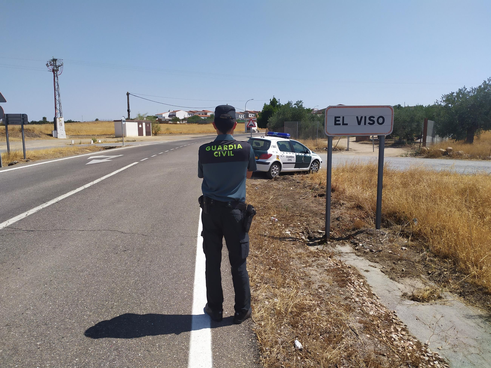 Una patrulla de la Guardia Civil en El Viso.