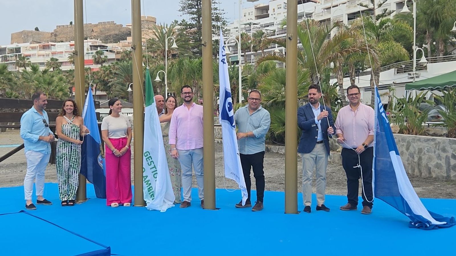 Izado banderas azules y Q calidad en Almuñécar